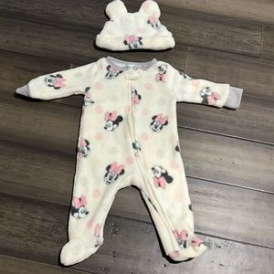 NWOT Disney’s Minnie Mouse Fleece Pajamas & Hat